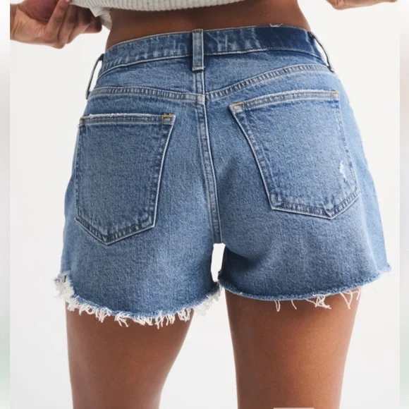 NWT Abercrombie and Fitch Curve Love High Rise "The Mom Short" Jean Shorts - Picture 3 of 7